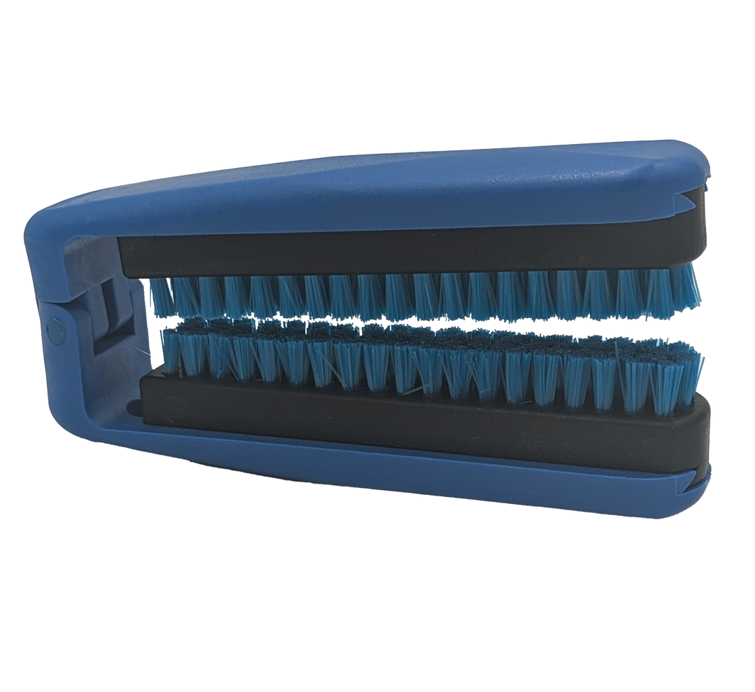 BluGator Seatbelt Brush
